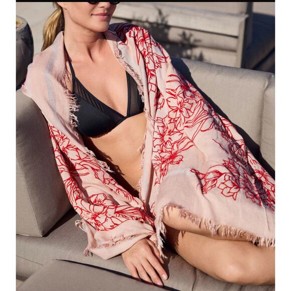 LUCA BY LEIGH & LUCA Floral Flower Red Velvet Fringe Rectangular Scarf - Picture 8 of 9